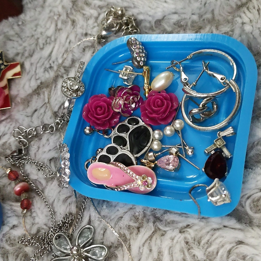 Jewelry bundle - Picture 2 of 5